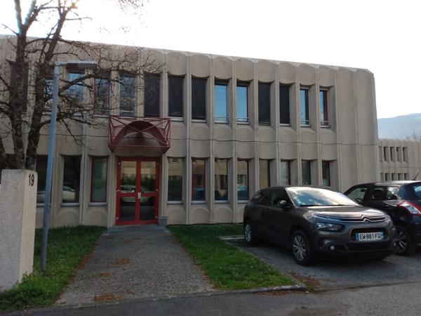 Dpt Isère (38), à louer bureaux  59 m² à MEYLAN
