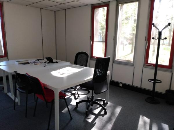 Dpt Isère (38), à louer bureaux  59 m² à MEYLAN