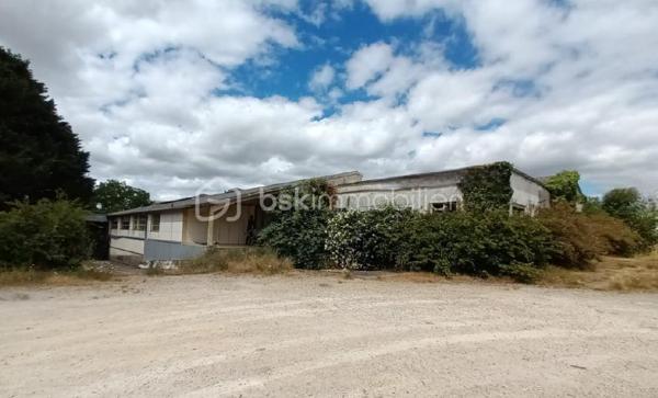 Local de stockage de 1 600 m²