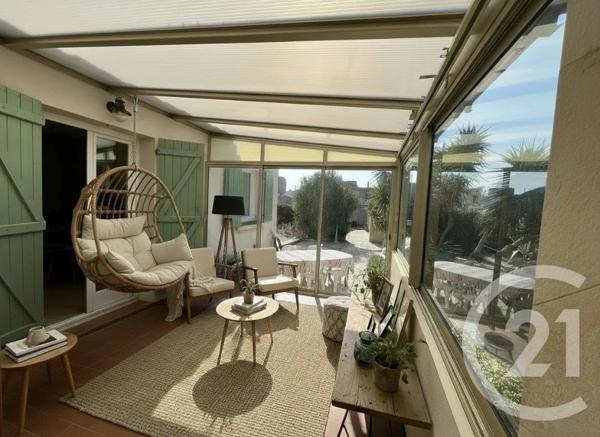 Appartement T4 à vendre  4 pièces - 133,22 m 2   MARTIGUES  - 13
