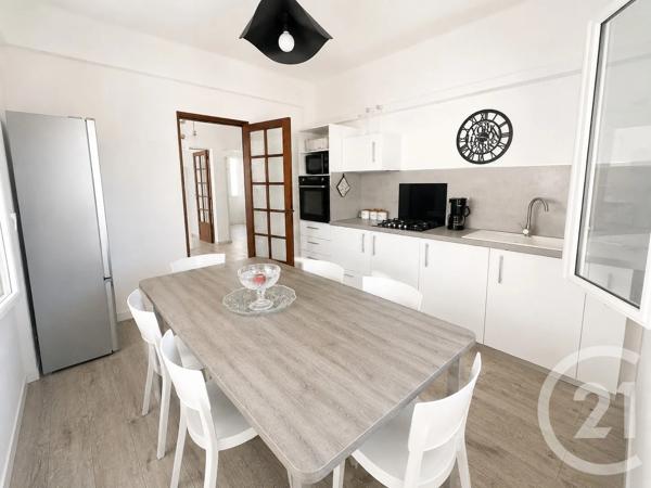 Appartement T4 à vendre  4 pièces - 133,22 m 2   MARTIGUES  - 13