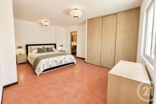 Appartement T4 à vendre  4 pièces - 133,22 m 2   MARTIGUES  - 13