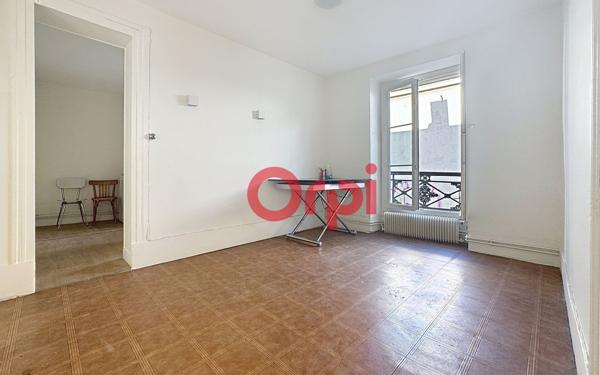 Appartement à vendre    3 pièces • 44 m2 Paris 10