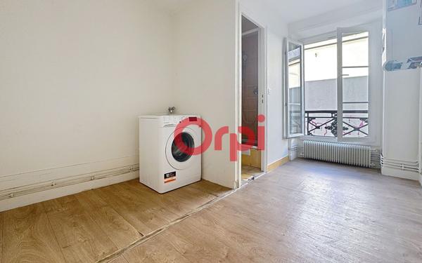 Appartement à vendre    3 pièces • 44 m2 Paris 10