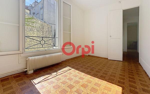 Appartement à vendre    3 pièces • 44 m2 Paris 10