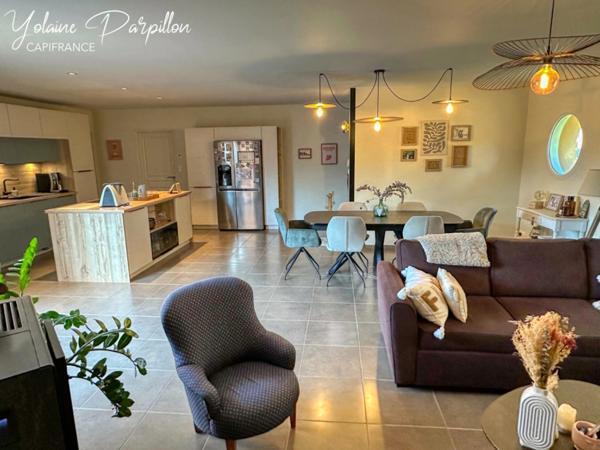 Maison à vendre de plain-pied avec 3 chs + 1 bureau, 594 m² de terrain - MONTAIGU VENDEE (85)