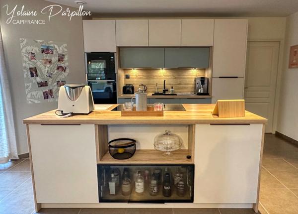 Maison à vendre de plain-pied avec 3 chs + 1 bureau, 594 m² de terrain - MONTAIGU VENDEE (85)