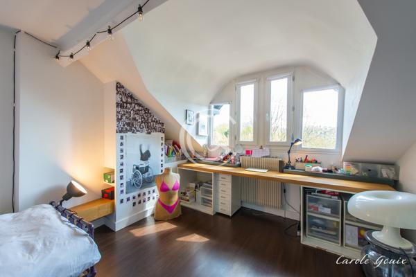 Paris (75020) MAISON SPACIEUSE ET SON JARDIN