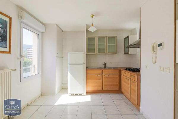 Appartement à vendre 2 pièces 46.3m² Saint-Martin-d'Hères (38400)