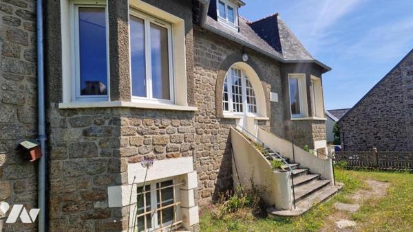 Saint Méloir des Ondes centre - Maison (1950) (98m²) - A rafraichir - Garages - Jardin (252m²)