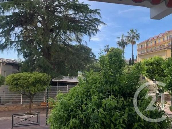 Appartement F4 à vendre  4 pièces - 79,55 m 2   HYERES  - 83