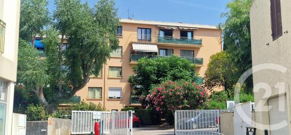 Appartement F4 à vendre  4 pièces - 79,55 m 2   HYERES  - 83