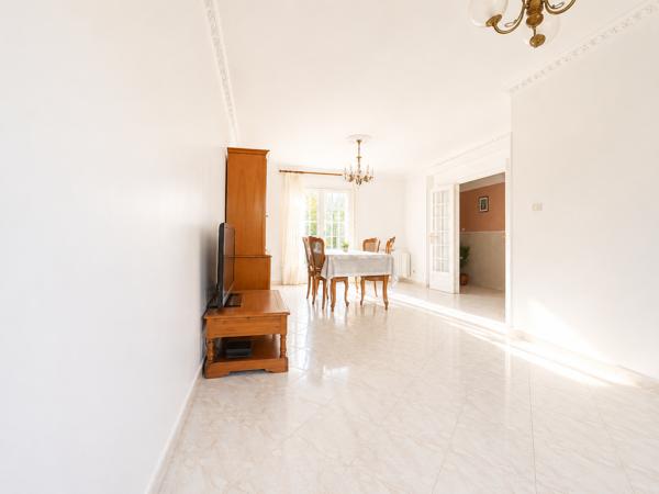 Maison
         6 pièces
        - 110 m² 322 000 € *