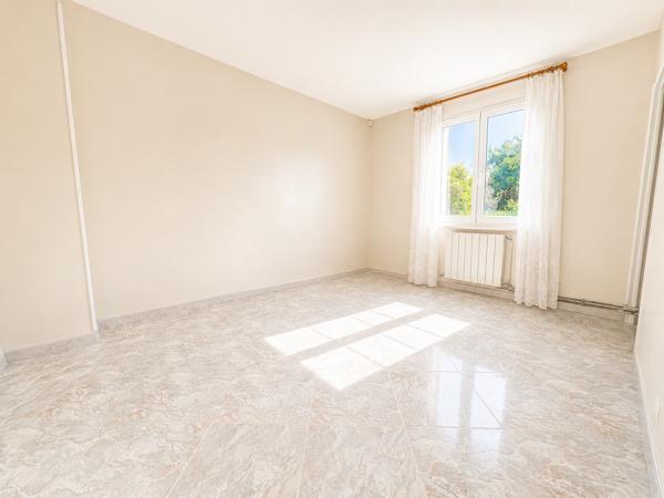 Maison
         6 pièces
        - 110 m² 322 000 € *