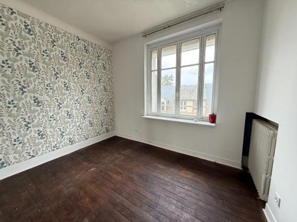 EN EXCLUSIVITE ! Immeuble sur 3 niveaux 118m², 3 chambres, 59 000€