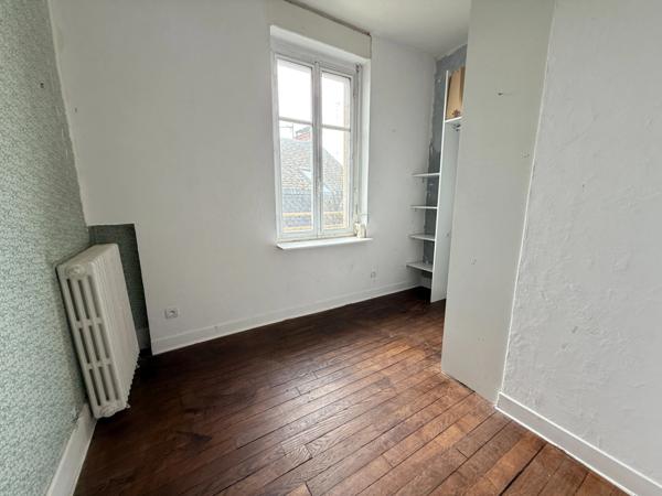 EN EXCLUSIVITE ! Immeuble sur 3 niveaux 118m², 3 chambres, 59 000€