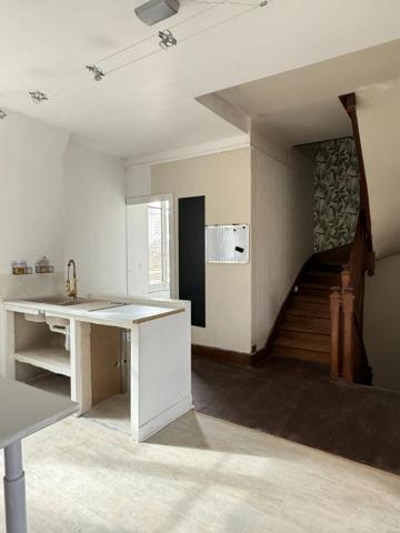 EN EXCLUSIVITE ! Immeuble sur 3 niveaux 118m², 3 chambres, 59 000€