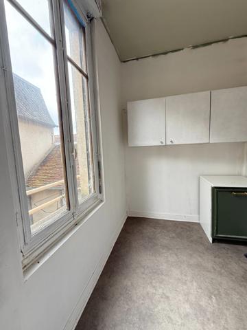 EN EXCLUSIVITE ! Immeuble sur 3 niveaux 118m², 3 chambres, 59 000€