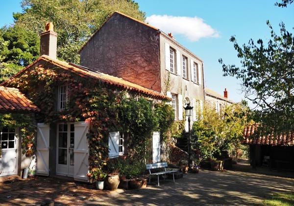 Demeure de charme du XIXème siècle de 263 m², 6 chambres sur un parc de 2200 m²