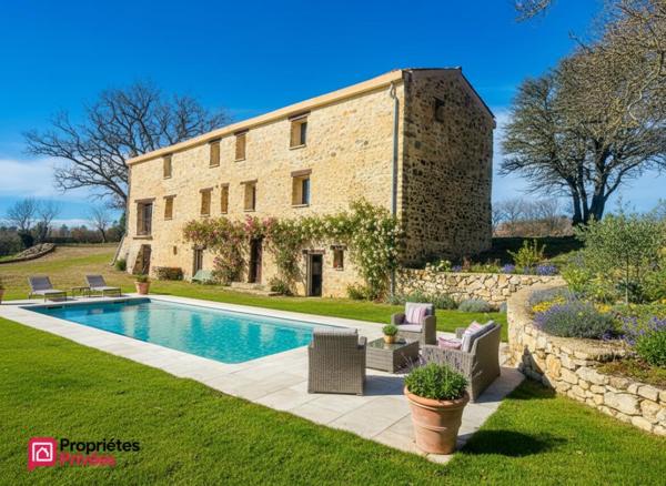 Maison de charme alliant authenticité et modernité en Haute-Provence