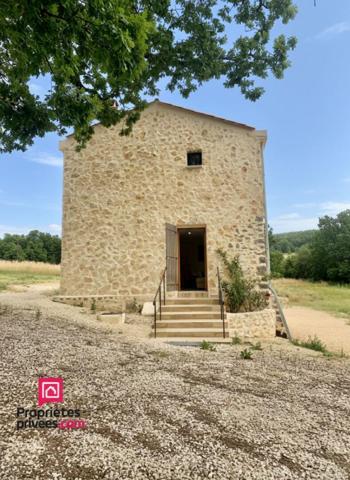 Maison de charme alliant authenticité et modernité en Haute-Provence
