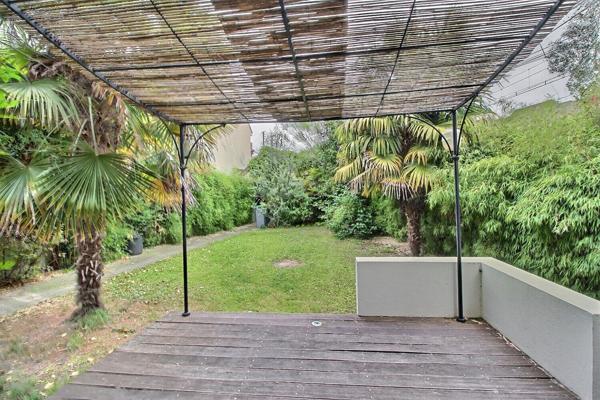 Maison Massy 106 m² environ édifiée sur terrain de 306 m² garage, remise et cave