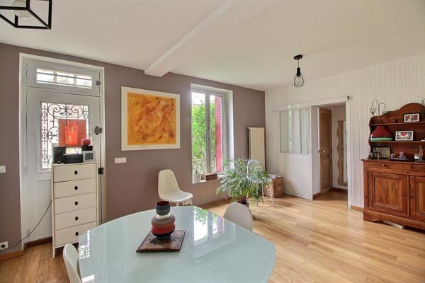 Maison Massy 106 m² environ édifiée sur terrain de 306 m² garage, remise et cave