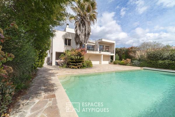 Maison d’architecte baignée de lumière aux portes de Montpellier
