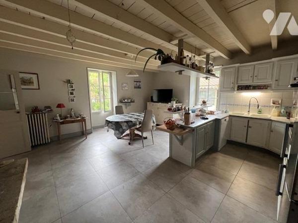 Propriété 7 pièces piscine jardin atelier