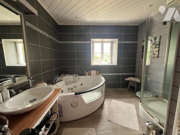 Propriété 7 pièces piscine jardin atelier