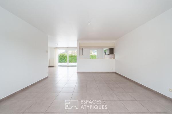 Villa contemporaine de plain-pied et son jardin