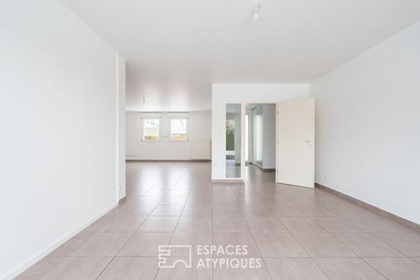 Villa contemporaine de plain-pied et son jardin