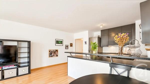 Appartement F3 à vendre  3 pièces - 63 m 2   AUBERVILLIERS  - 93