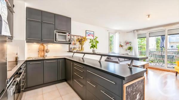 Appartement F3 à vendre  3 pièces - 63 m 2   AUBERVILLIERS  - 93
