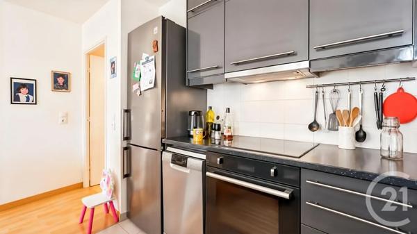 Appartement F3 à vendre  3 pièces - 63 m 2   AUBERVILLIERS  - 93