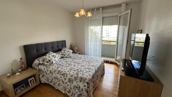 Appartement F3 (69 m²) à vendre à GRENOBLE en parfait état avec terrasse