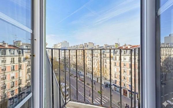 Appartement à vendre    1 pièce • 10 m2 Paris 11