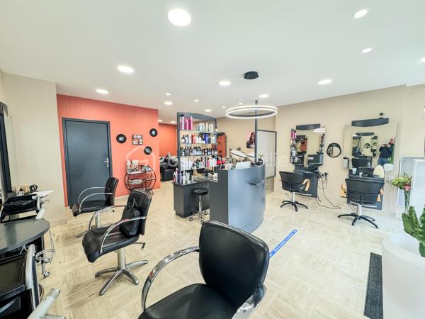 Local d activites de 53 m²