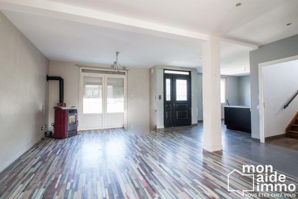 Vaste maison sur terrain de 7000 m²