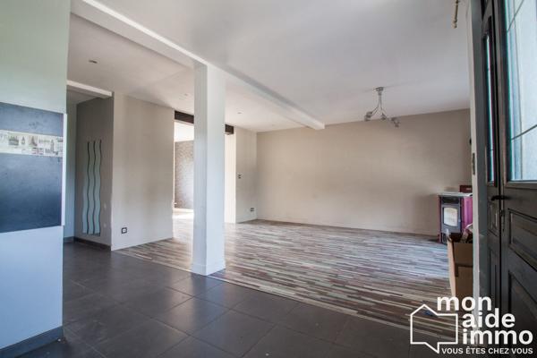 Vaste maison sur terrain de 7000 m²