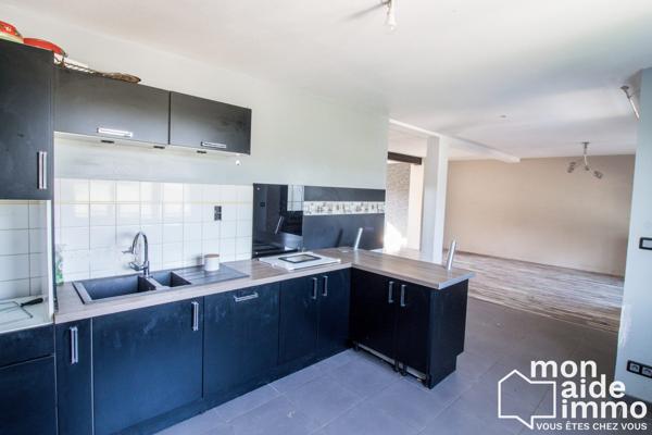 Vaste maison sur terrain de 7000 m²