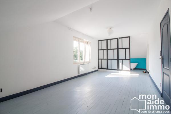 Vaste maison sur terrain de 7000 m²