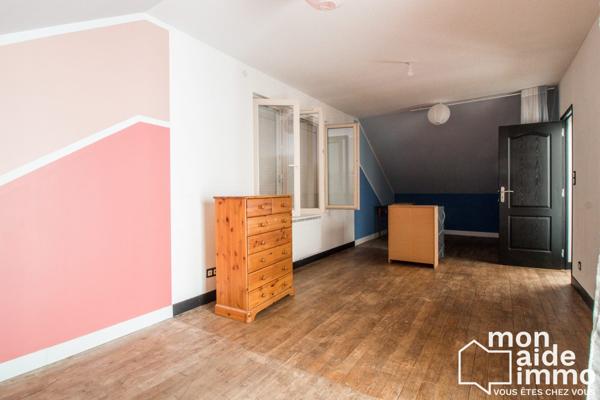 Vaste maison sur terrain de 7000 m²