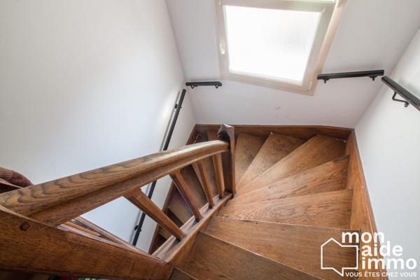 Vaste maison sur terrain de 7000 m²