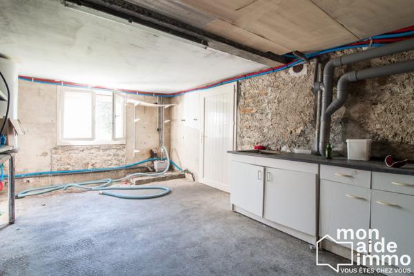 Vaste maison sur terrain de 7000 m²