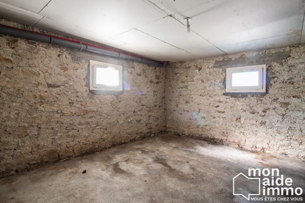 Vaste maison sur terrain de 7000 m²