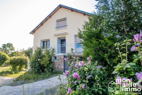 Vaste maison sur terrain de 7000 m²
