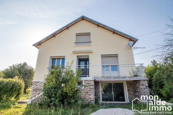 Vaste maison sur terrain de 7000 m²