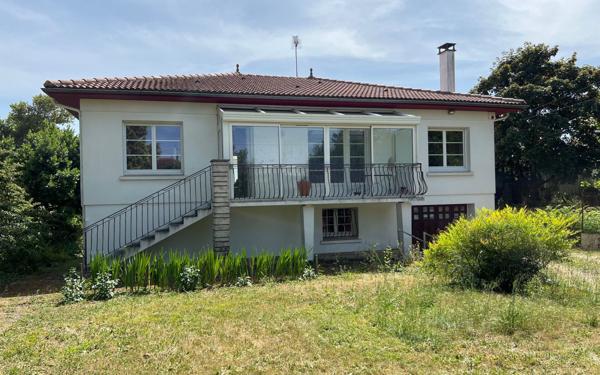 Maison à vendre    6 pièces •  Matha