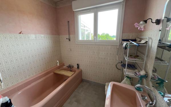 Maison à vendre    6 pièces •  Matha